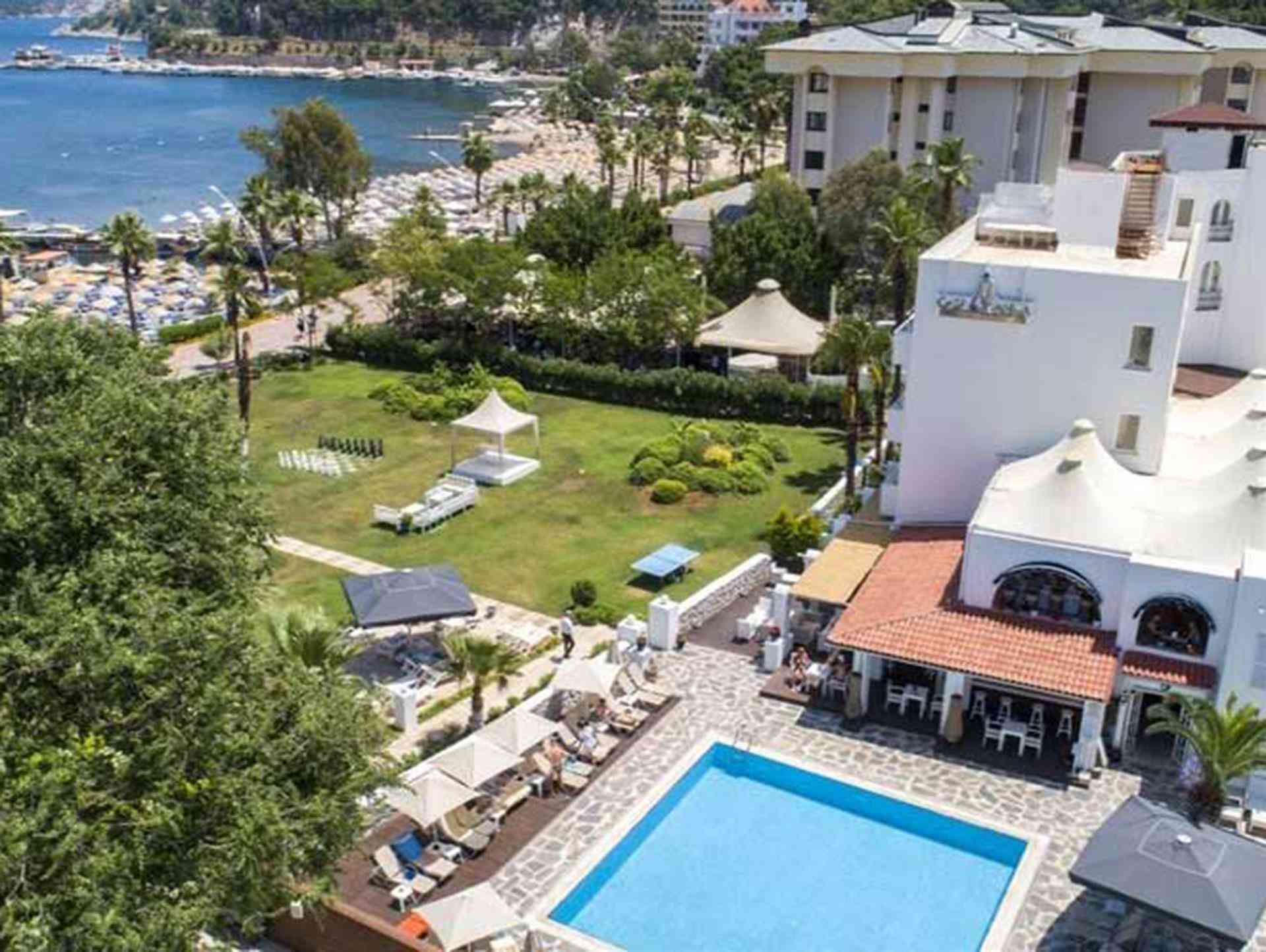 Casa Blanca Beach Hotel