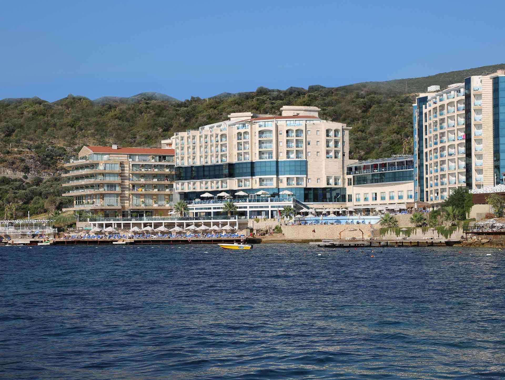 Charisma Deluxe Hotel 