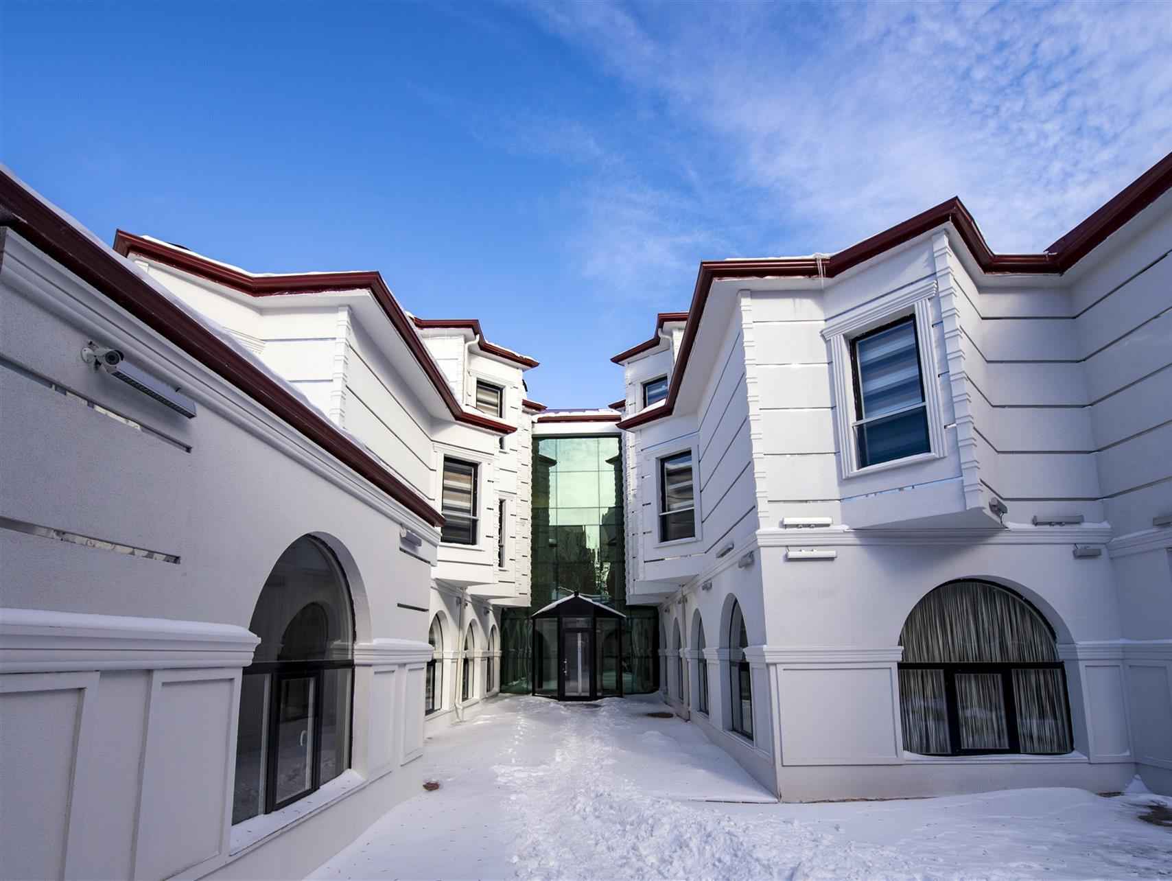 Kars-ı Şirin Hotel