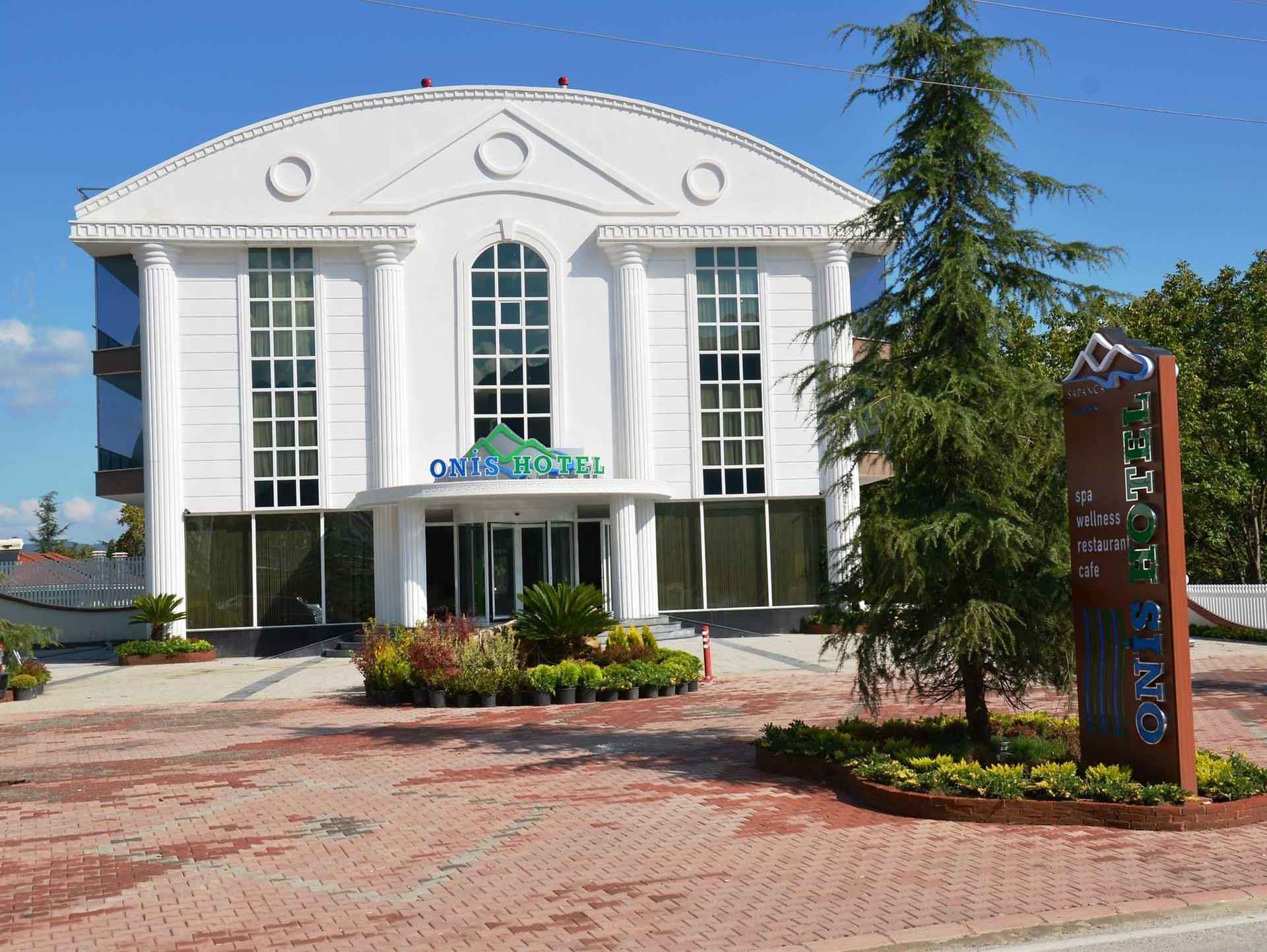 Onis Hotel