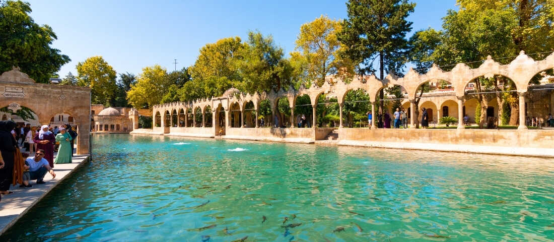 Balıklıgöl Şanlıurfa GAP turları sırasında ziyaret edilen tarihi alan