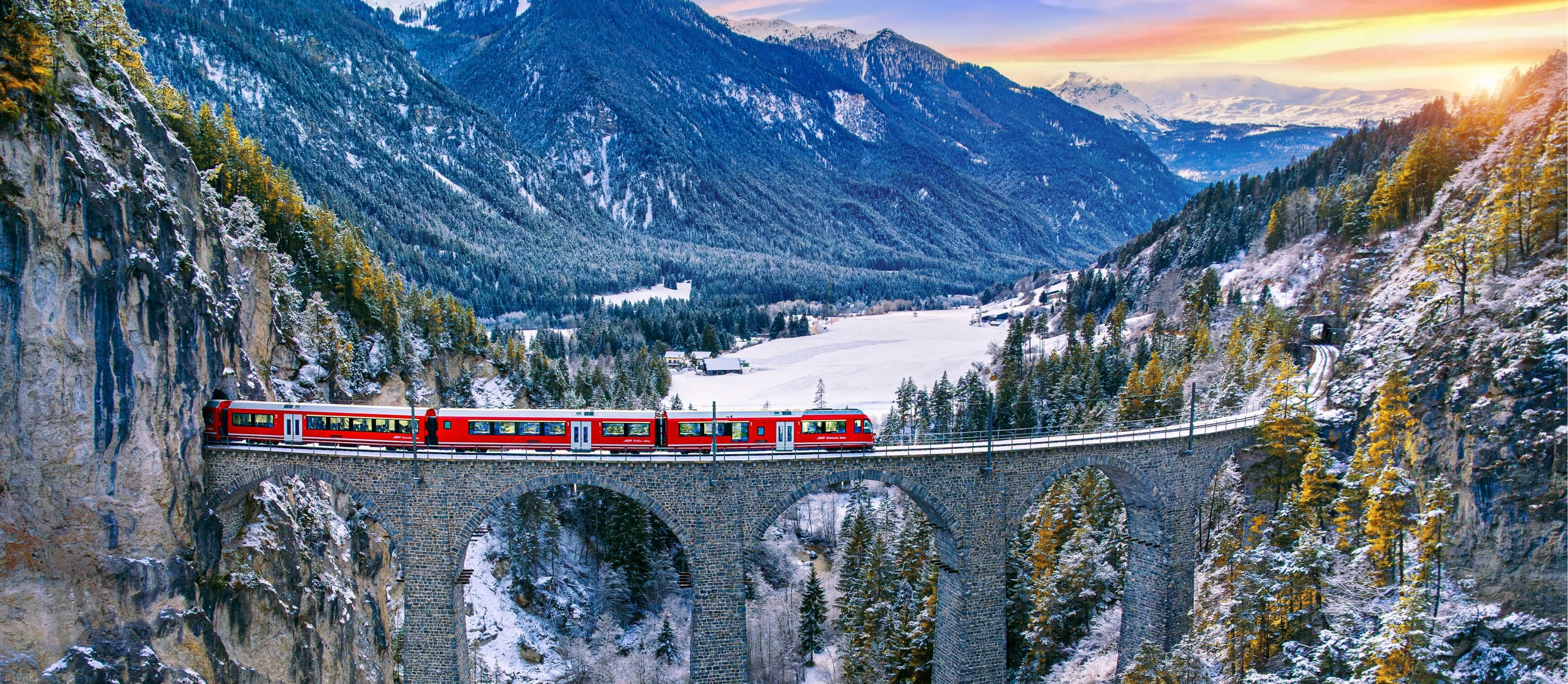 Bernina Express ile İsviçre Alpleri’nden İtalya’ya uzanan manzaralı tren yolculuğu