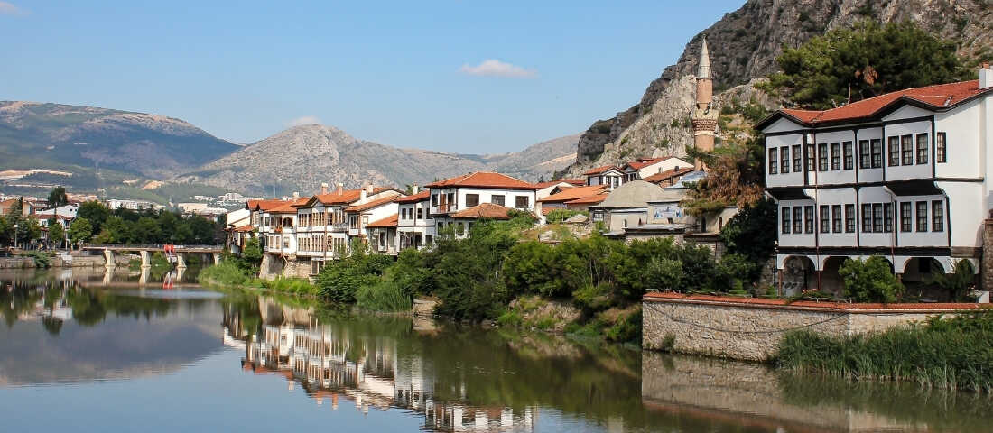 Karadeniz turlarında gezilecek şehirler arasında Amasya Samsun Ordu Giresun Trabzon ve Rize rotası
