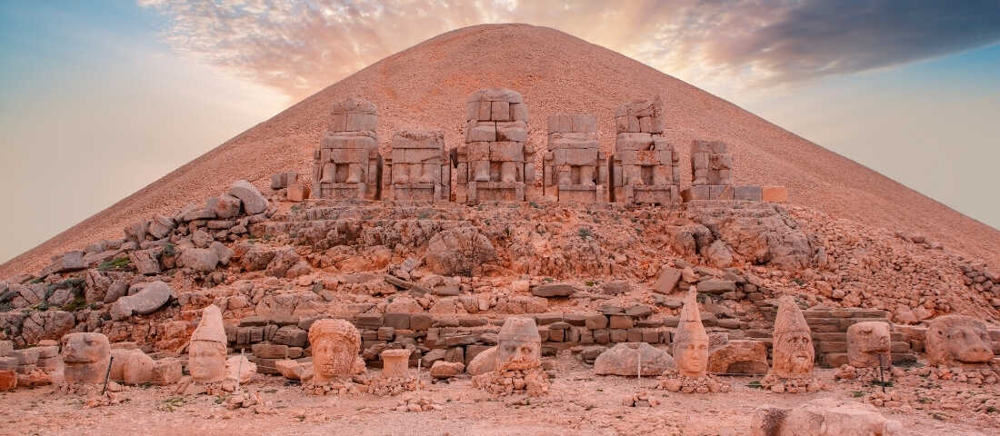 Nemrut Dağı gün doğumu Kommagene heykelleri GAP turları rotası