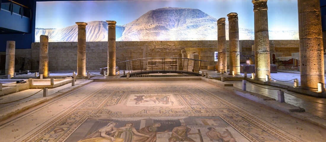 Zeugma Mozaik Müzesi Gaziantep Çingene Kızı mozaiği GAP turları